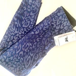HEROINE SPORT NAVY CHEETAH LEGGINGS XS *BNWT